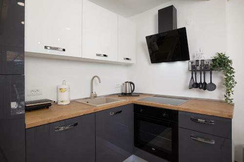 Holiday Home Laurus Garden With Private Parking