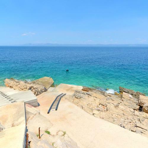 Dona Maria Seafront Villa With Pool