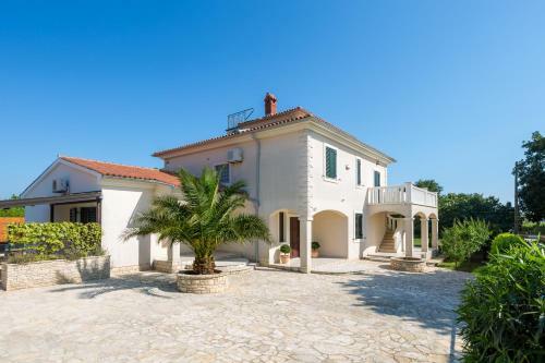 Apartment Fenera With Private Swimming Pool