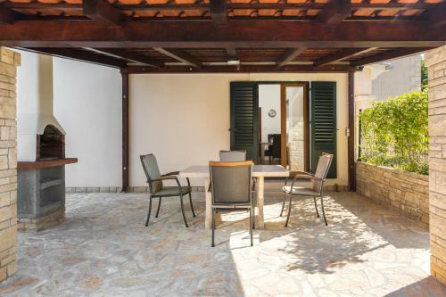 Apartment Fenera With Private Swimming Pool