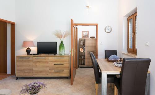 Apartment Fenera With Private Swimming Pool