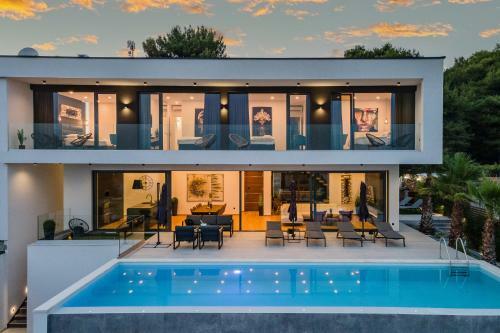 Luxury Taboo Villa & Spa