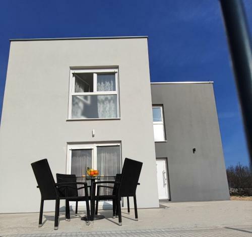 Villa Div