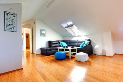 Beachfront Apartment. 2xac & Bikes