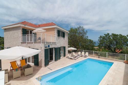 Pool Villa Tin On Island Bra?