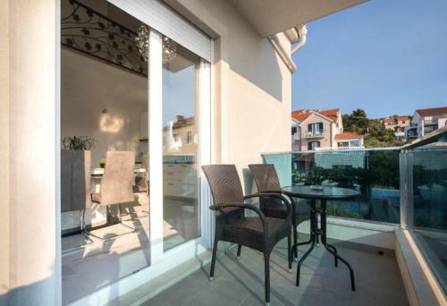 Apartments Jakov - Modern And Cosy With Pool