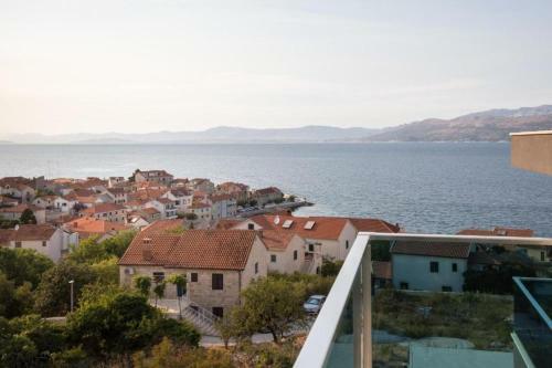 Apartments Dragan - With Pool And Seaview
