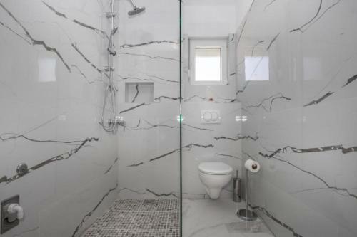 Apartments Dragan - With Pool And Seaview