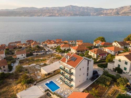 Apartments Dragan - With Pool And Seaview