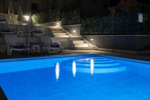 Apartments Dragan - With Pool And Seaview