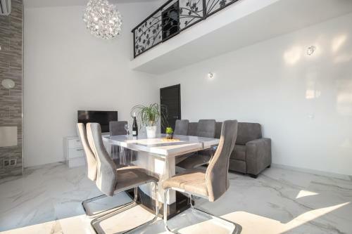 Hostal Apartments Blueview