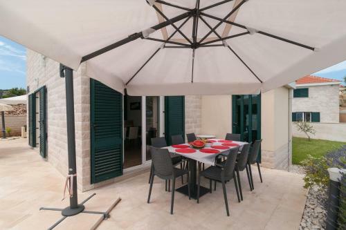 Villa Dino