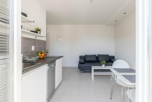 Apartment Anna - 20 M From The Sea
