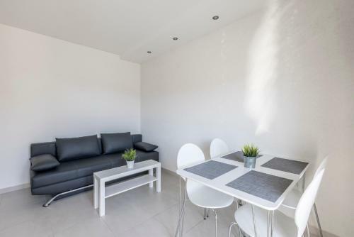 Apartment Anna - 20 M From The Sea