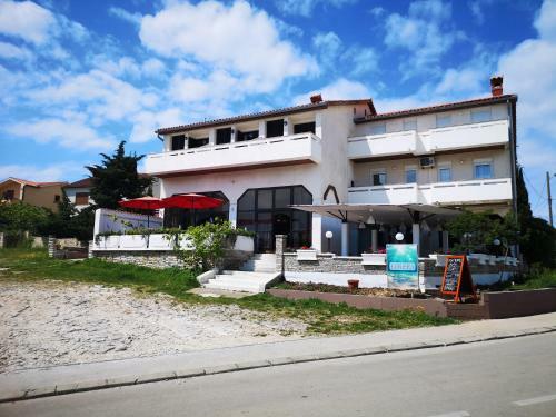Hostal Villa Finera