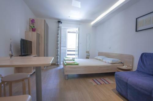 Studio Apartment - With A Seaview 50 M From The Beach