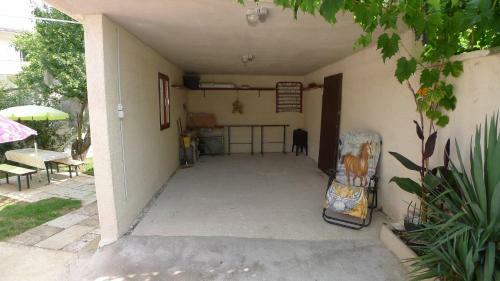 Three Person Apartment Near Kamenjak