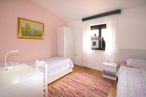 Apartman Sa Tri Spava?e Sobe U Blizini Pla?e