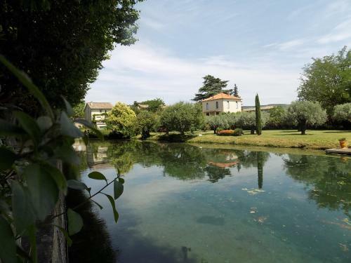 C�t� Cour, C�t� Jardin