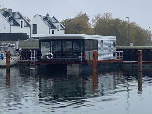 Hausboot Trinity