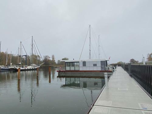 Hausboot Trinity