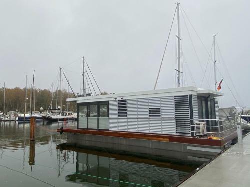 Hausboot Trinity