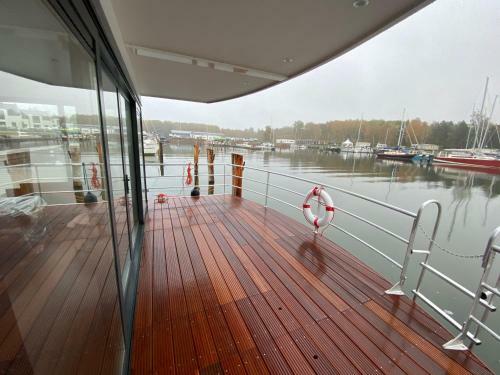 Hausboot Trinity