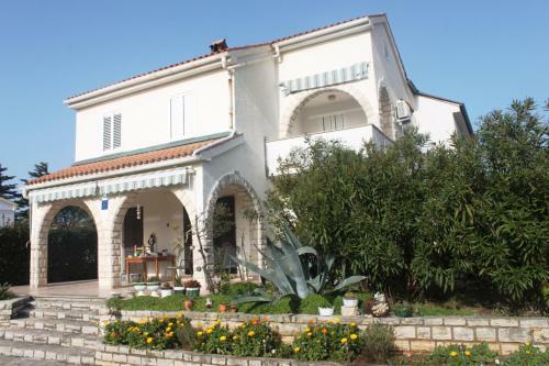Apartamentos Summer House In Novalja