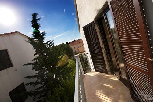 Bmgs Family & Couples Apartments