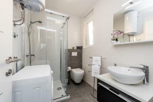 Villa Magnifica Apartments With Pool