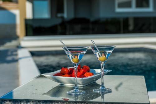Villa Magnifica Apartments With Pool