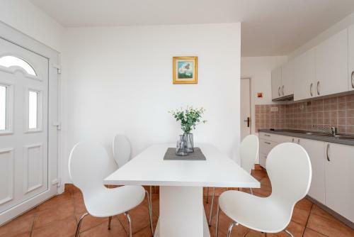 Vesna 1 City Central Apartment