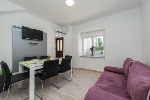 Balen City Central House For 8