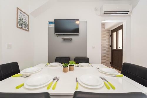 Balen City Central House For 8
