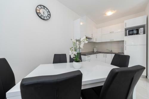 Apartamento Villa Star 1 A Centrally Located Ap. With A Pool