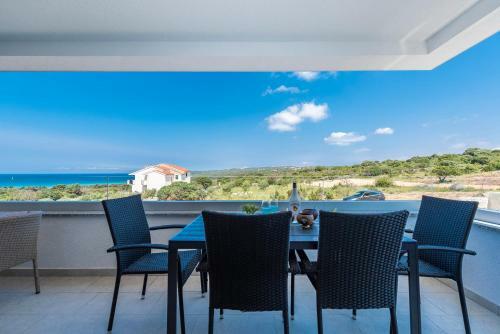 Adris 2 Luxury Modern Apartment With A Pool