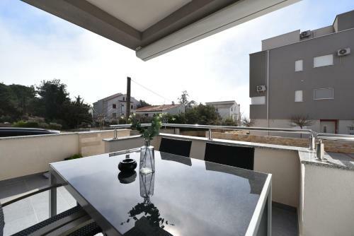 Maro Modern Apartment By The Sea