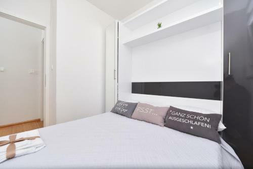 Maro Modern Apartment By The Sea