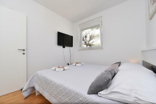 Maro Modern Apartment By The Sea