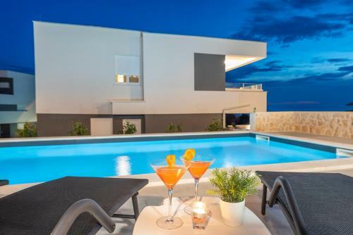 Villa Adria 2 Luxury Apartment With A Pool