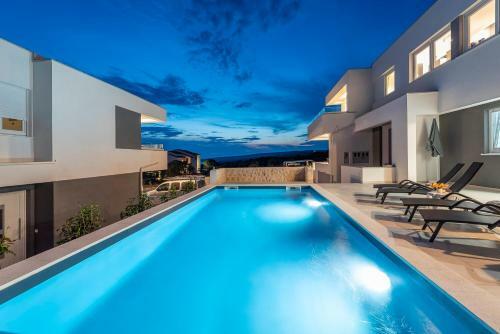 Villa Adria 2 Luxury Apartment With A Pool