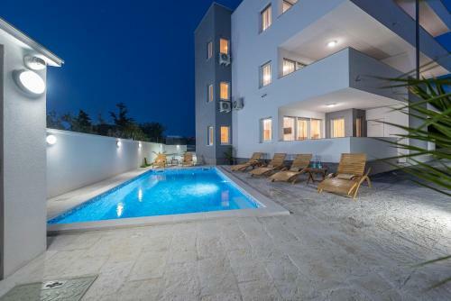 Apartamento Villa Star 3 A Centrally Located Ap. With A Pool
