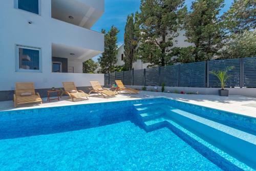 Apartamento Villa Star 3 A Centrally Located Ap. With A Pool