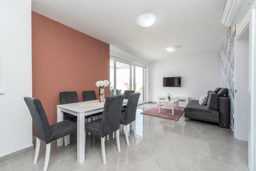 Villa Adria 1 Luxury Apartment With A Pool