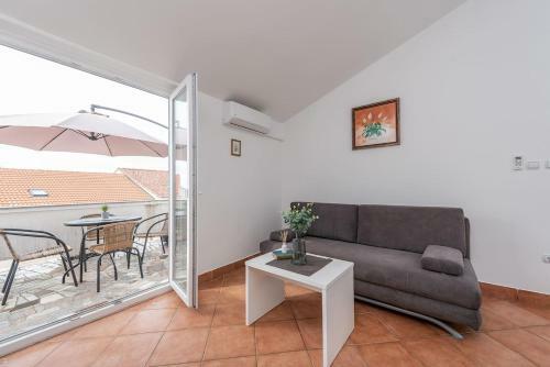 Vesna 2 City Central Apartment