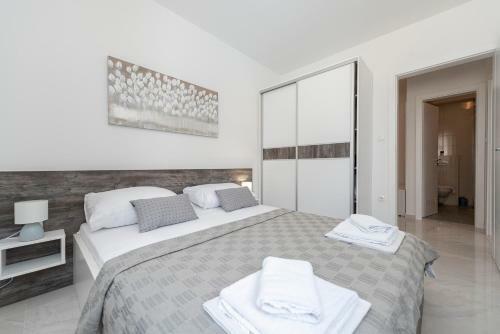 Apartamento Villa Star 2 A Centrally Located Ap. With A Pool