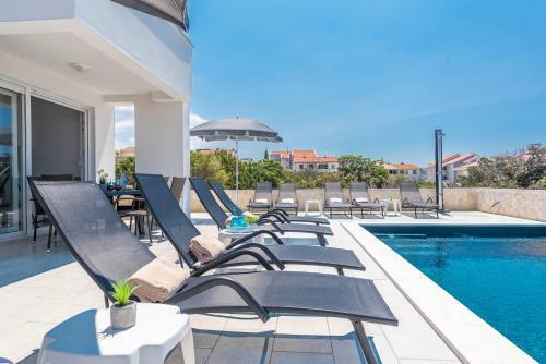 Villa Adria 4 Luxury Apartment With A Pool