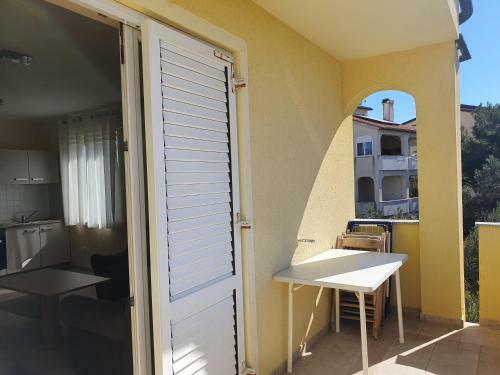 Apartment Romi - Novalja