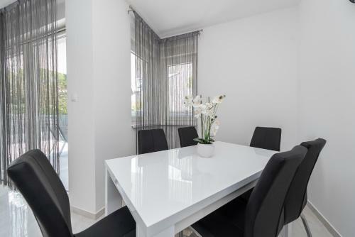 Apartamento Villa Star 5 A Centrally Located Ap. With A Pool