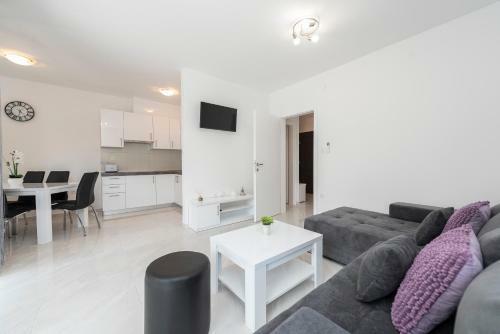 Apartamento Villa Star 5 A Centrally Located Ap. With A Pool